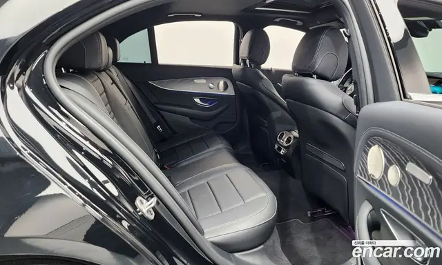 Mercedes-Benz E-Class 2023 2.0 автомат (гидро), миниатюра 11
