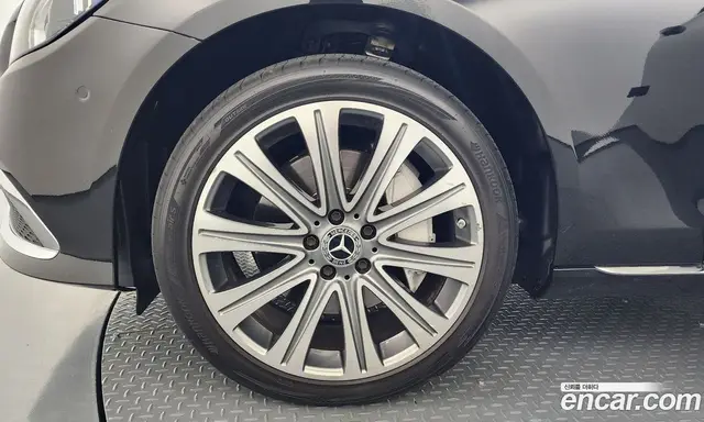 Mercedes-Benz E-Class 2023 2.0 автомат (гидро), миниатюра 5