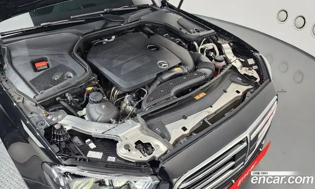 Mercedes-Benz E-Class 2023 2.0 автомат (гидро), миниатюра 6