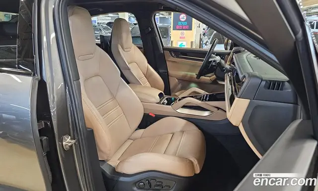 Porsche Cayenne 2023 3.0 автомат (гидро), миниатюра 12