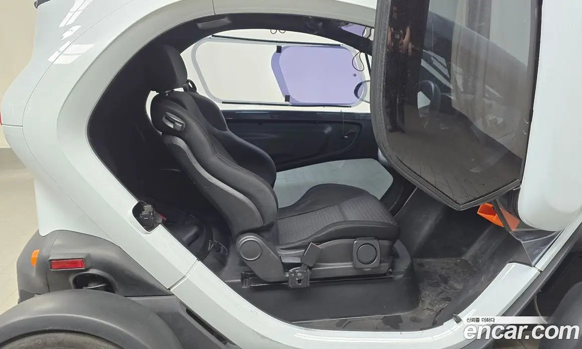 Renault (Samsung) Twizy 2017 0.1 автомат (гидро), фото 16
