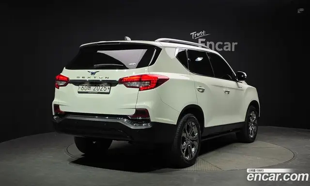 SsangYong Rexton 2017 2.2 автомат (гидро), миниатюра 2