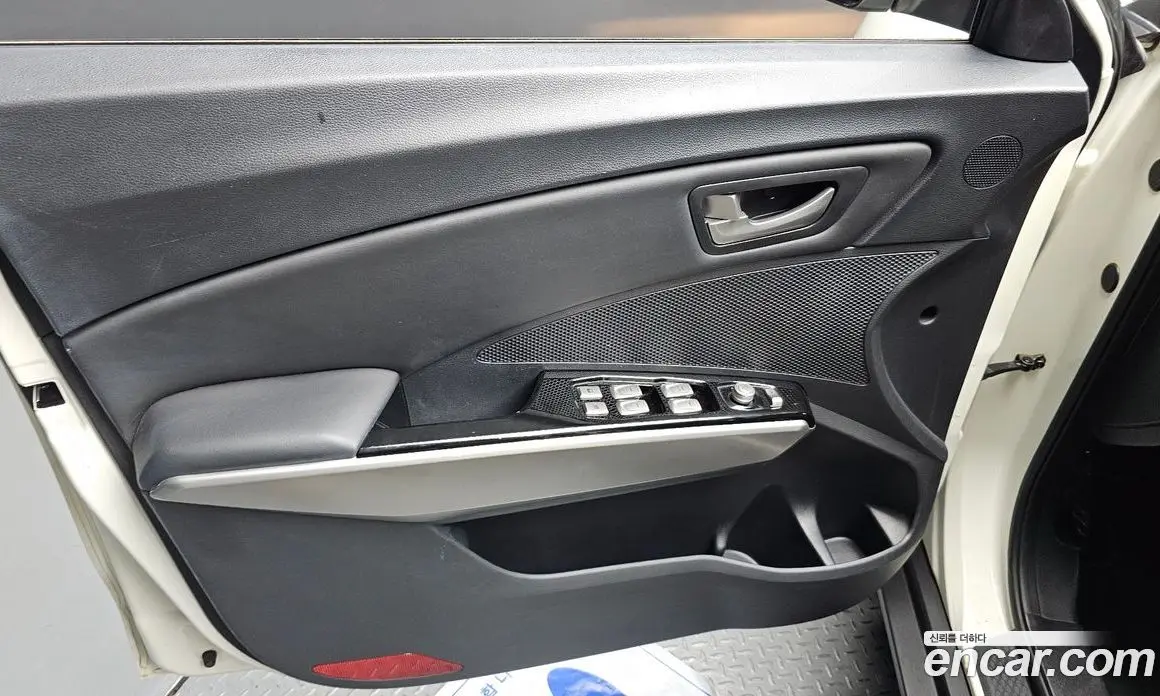 SsangYong TIBOLI 2015 1.6 автомат (гидро), фото 14 SsangYong TIBOLI 2015 1.6 автомат (гидро), фото 14