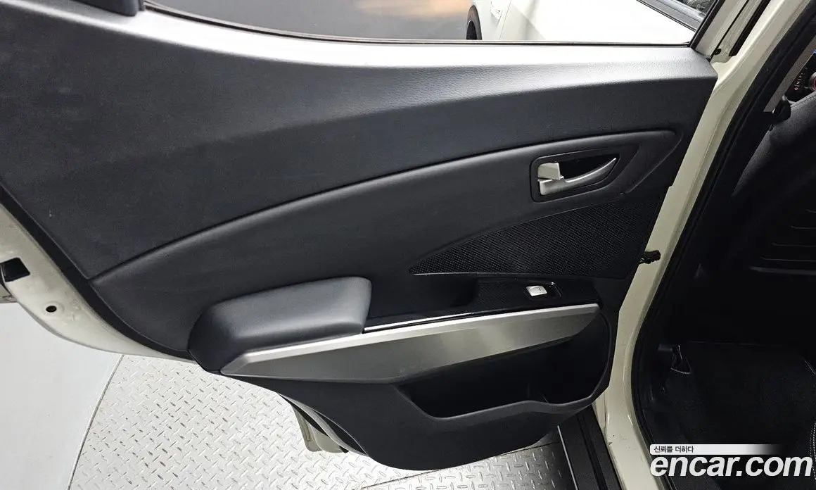 SsangYong TIBOLI 2015 1.6 автомат (гидро), фото 15 SsangYong TIBOLI 2015 1.6 автомат (гидро), фото 15