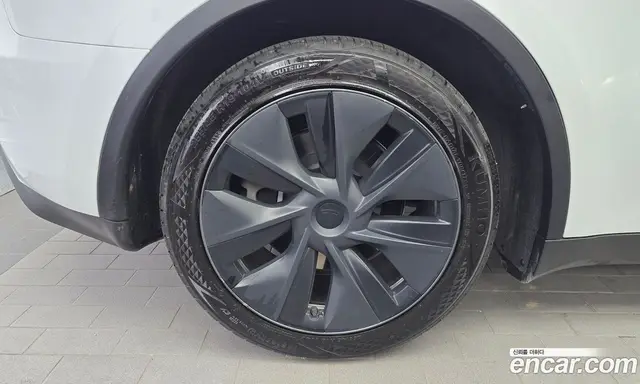 Tesla Model Y 2024 0.2 автомат (гидро), миниатюра 5