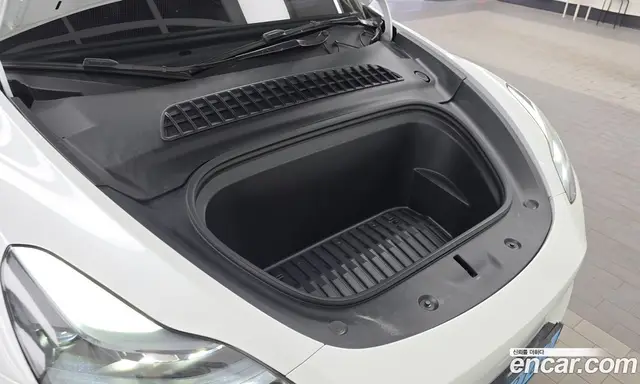 Tesla Model Y 2024 0.2 автомат (гидро), миниатюра 6