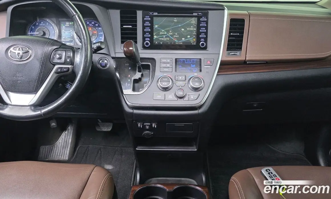 Toyota Sienna 2018 3.5 автомат (гидро), фото 16 Toyota Sienna 2018 3.5 автомат (гидро), фото 16