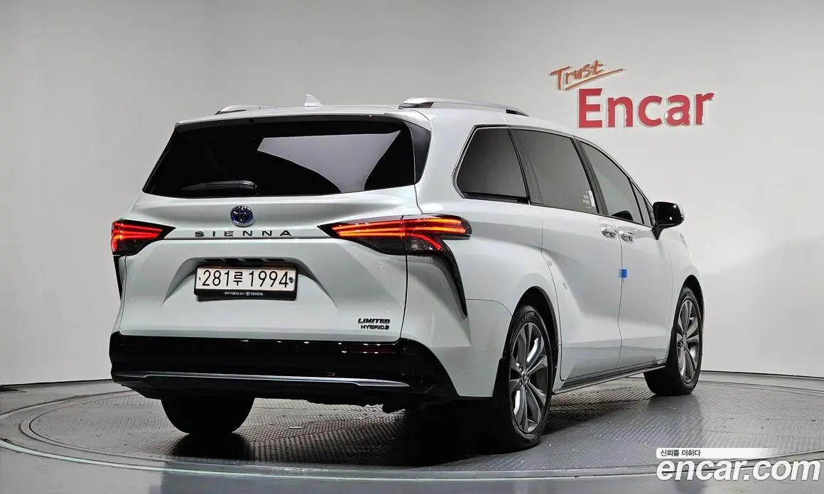Toyota Sienna 2024 2.5 автомат (гидро), фото 2 Toyota Sienna 2024 2.5 автомат (гидро), фото 2