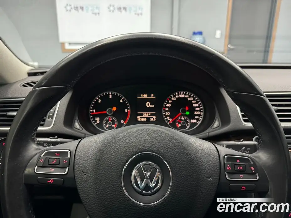 Volkswagen Passat 2015 2.0 автомат (гидро), фото 13