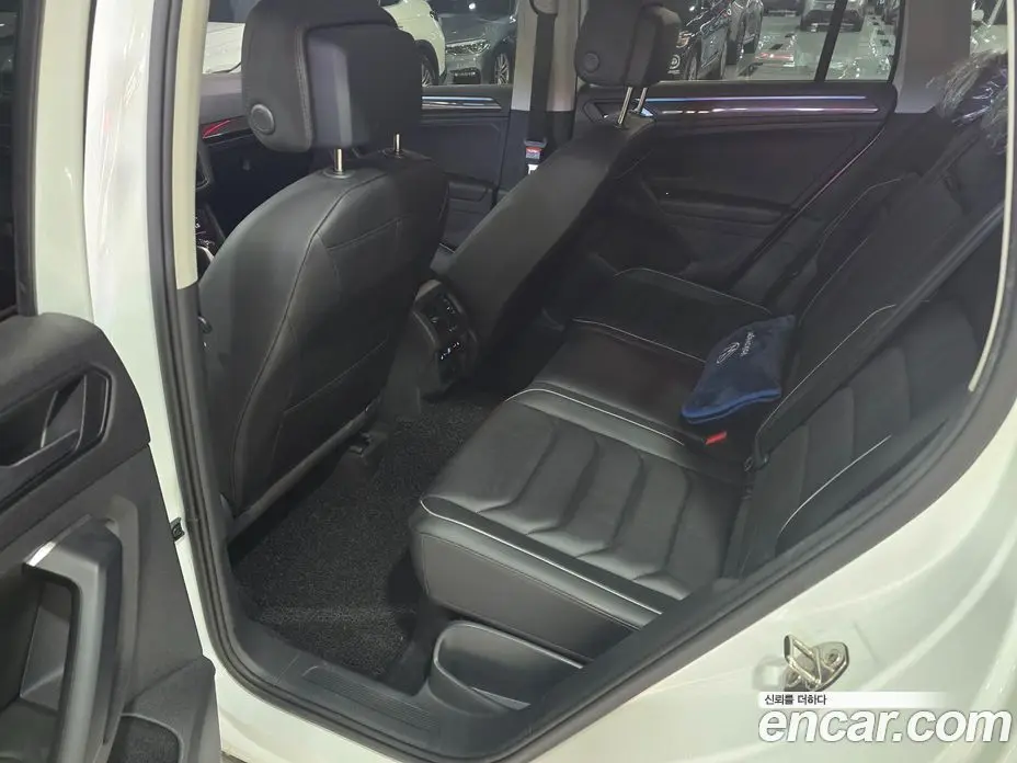 Volkswagen Tiguan 2023 2.0 автомат (гидро), фото 11 Volkswagen Tiguan 2023 2.0 автомат (гидро), фото 11
