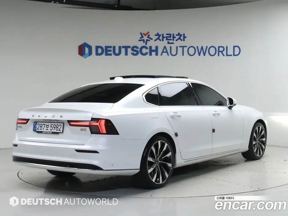 Volvo S90 2025 2.0 автомат (гидро), фото 2