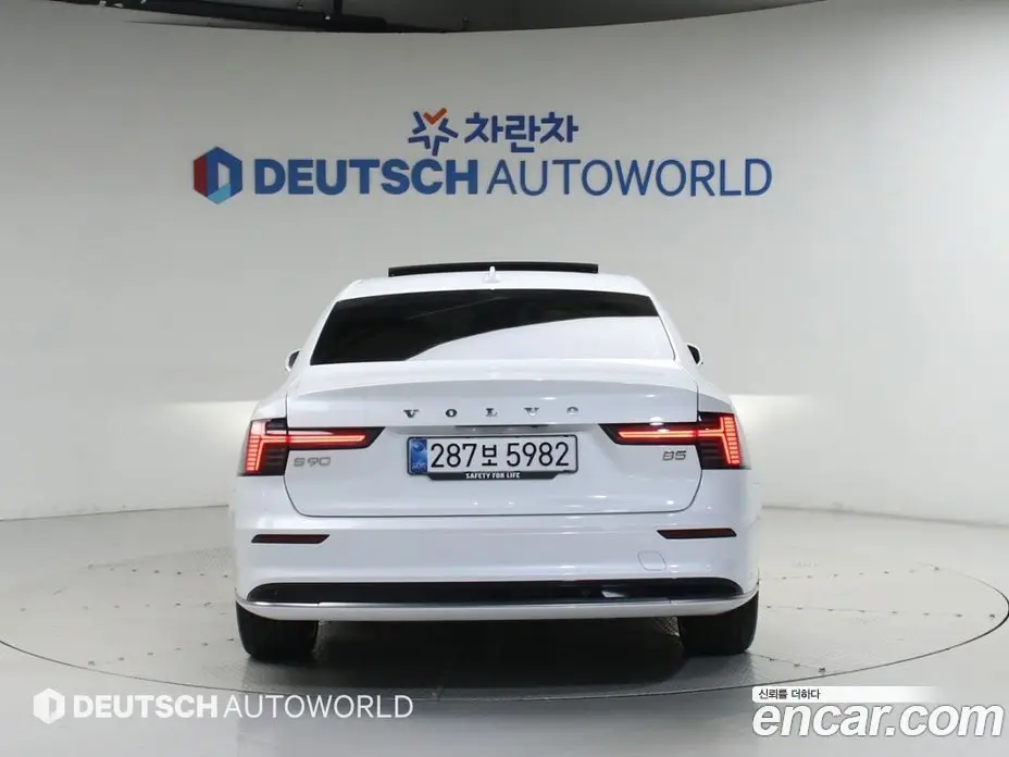 Volvo S90 2025 2.0 автомат (гидро), фото 4
