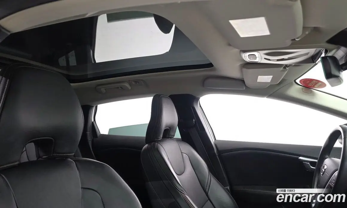 Volvo V40 2019 2.0 автомат (гидро), фото 20 Volvo V40 2019 2.0 автомат (гидро), фото 20
