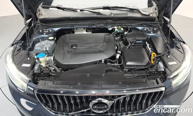 Volvo XC40 2021 2.0 автомат (гидро), миниатюра 6 Volvo XC40 2021 2.0 автомат (гидро), миниатюра 6