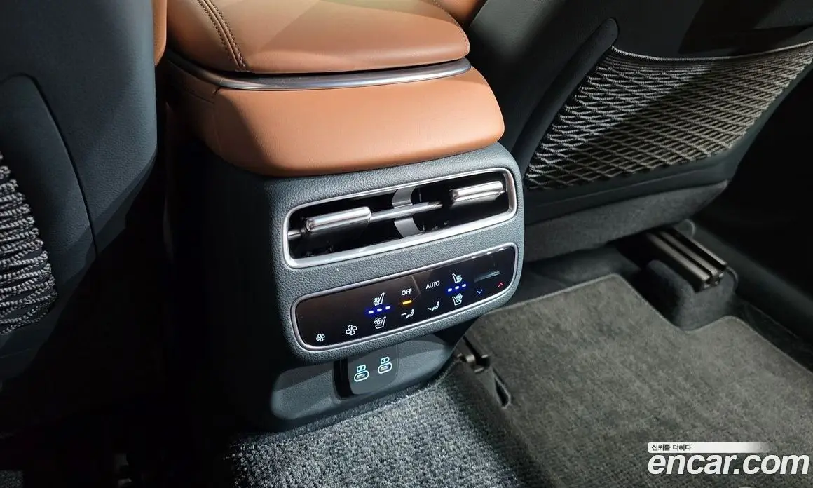 Genesis GV70 2024 2.5 автомат (гидро), фото 32