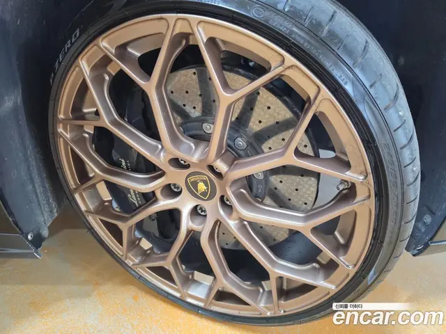 Lamborghini Huracan 2019 5.2 автомат (гидро), миниатюра 5 Lamborghini Huracan 2019 5.2 автомат (гидро), миниатюра 5
