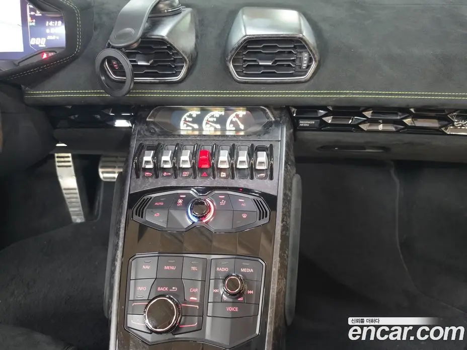 Lamborghini Huracan 2019 5.2 автомат (гидро), фото 9 Lamborghini Huracan 2019 5.2 автомат (гидро), фото 9