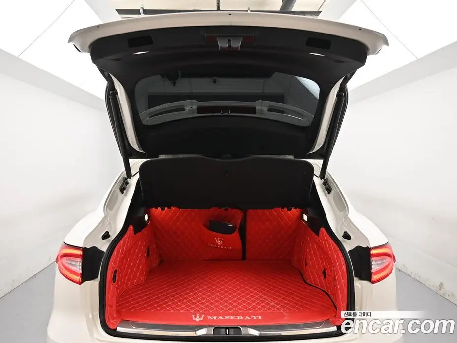 Maserati Levante 2020 3.0 автомат (гидро), фото 20 Maserati Levante 2020 3.0 автомат (гидро), фото 20