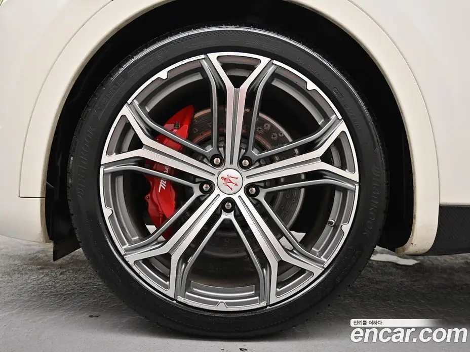 Maserati Levante 2020 3.0 автомат (гидро), фото 6 Maserati Levante 2020 3.0 автомат (гидро), фото 6