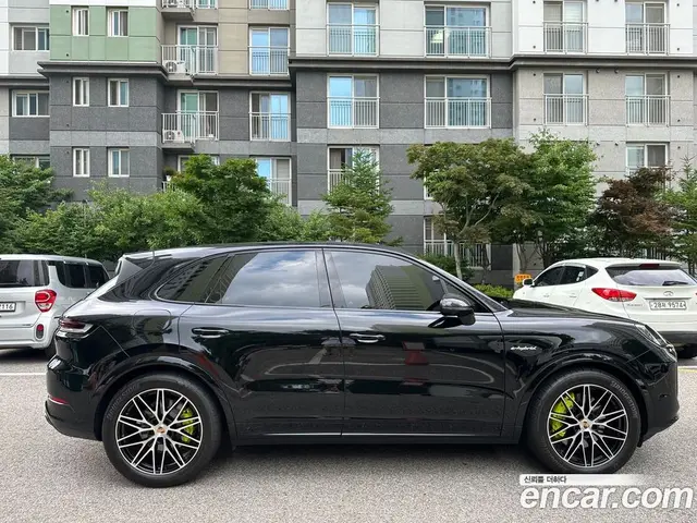 Porsche Cayenne 2025 3.0 автомат (гидро), миниатюра 5
