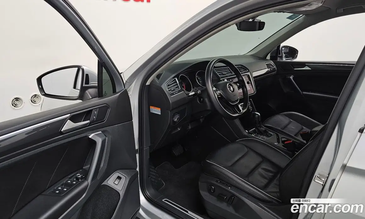 Volkswagen Tiguan 2019 2.0 автомат (гидро), фото 12