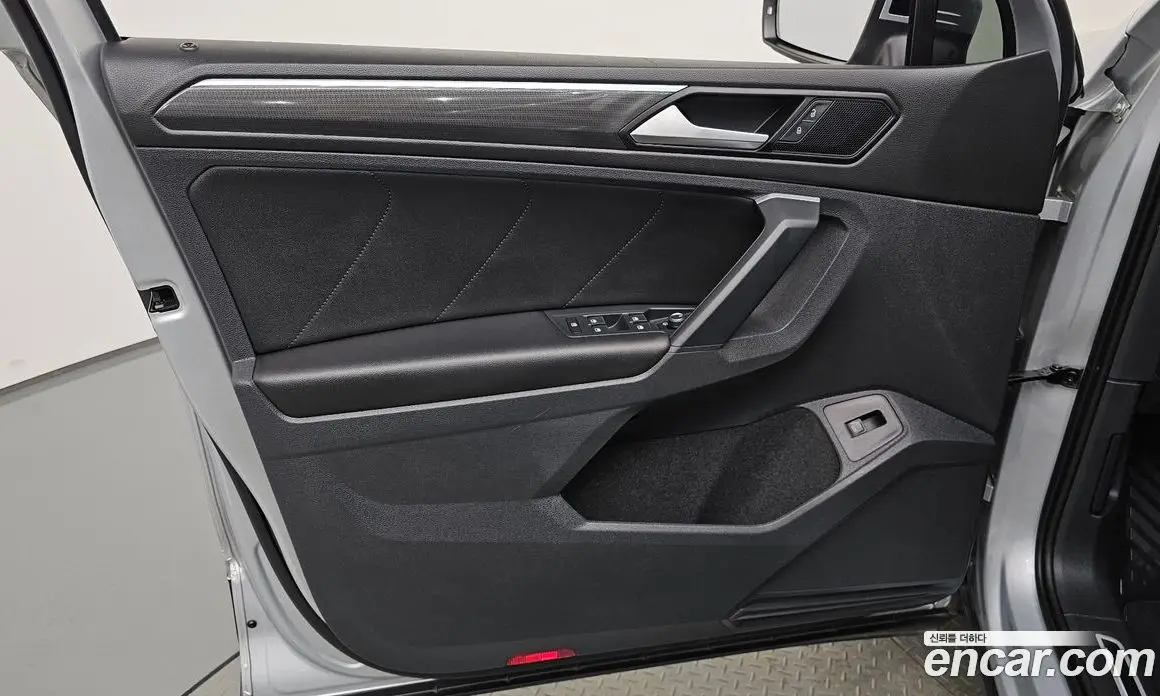 Volkswagen Tiguan 2019 2.0 автомат (гидро), фото 13