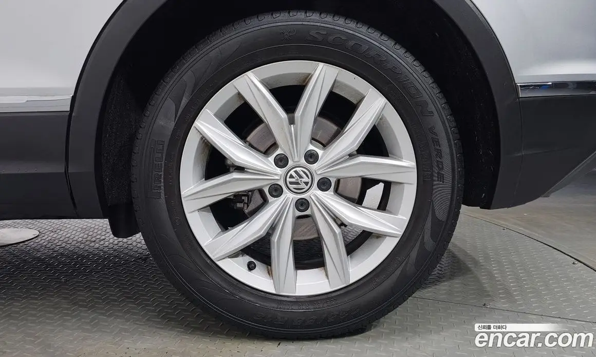 Volkswagen Tiguan 2019 2.0 автомат (гидро), фото 6