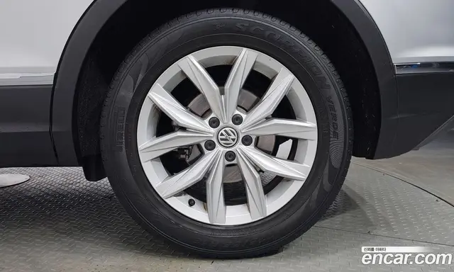 Volkswagen Tiguan 2019 2.0 автомат (гидро), миниатюра 6