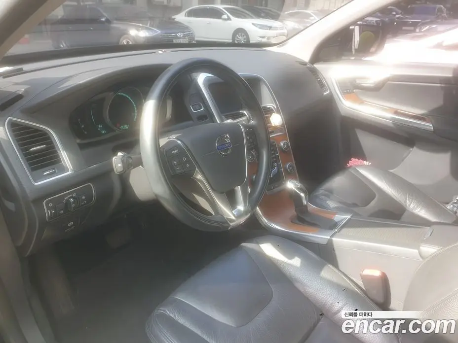 Volvo XC60 2013 2.0 автомат (гидро), фото 1 Volvo XC60 2013 2.0 автомат (гидро), фото 1