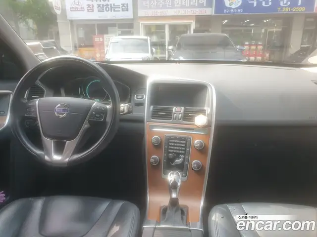 Volvo XC60 2013 2.0 автомат (гидро), миниатюра 2 Volvo XC60 2013 2.0 автомат (гидро), миниатюра 2