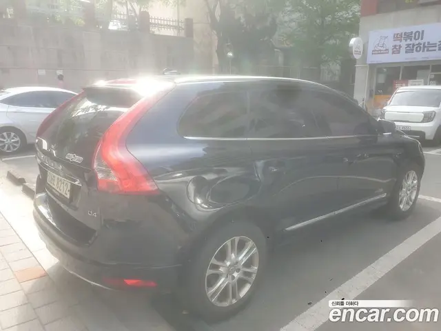 Volvo XC60 2013 2.0 автомат (гидро), миниатюра 3 Volvo XC60 2013 2.0 автомат (гидро), миниатюра 3