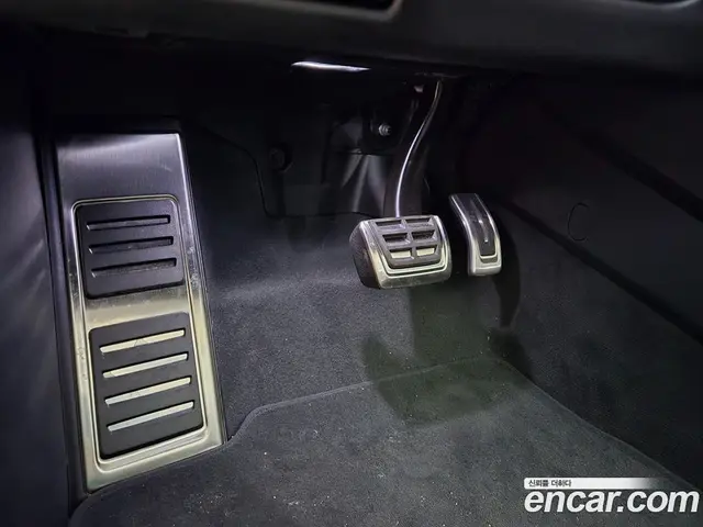 Audi A6 e-tron 2025 1.0 автомат (гидро), миниатюра 11 Audi A6 e-tron 2025 1.0 автомат (гидро), миниатюра 11