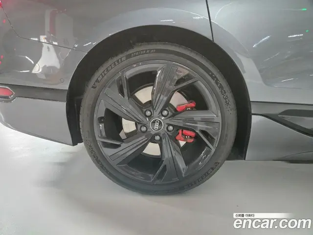 Audi A6 e-tron 2025 1.0 автомат (гидро), миниатюра 7 Audi A6 e-tron 2025 1.0 автомат (гидро), миниатюра 7