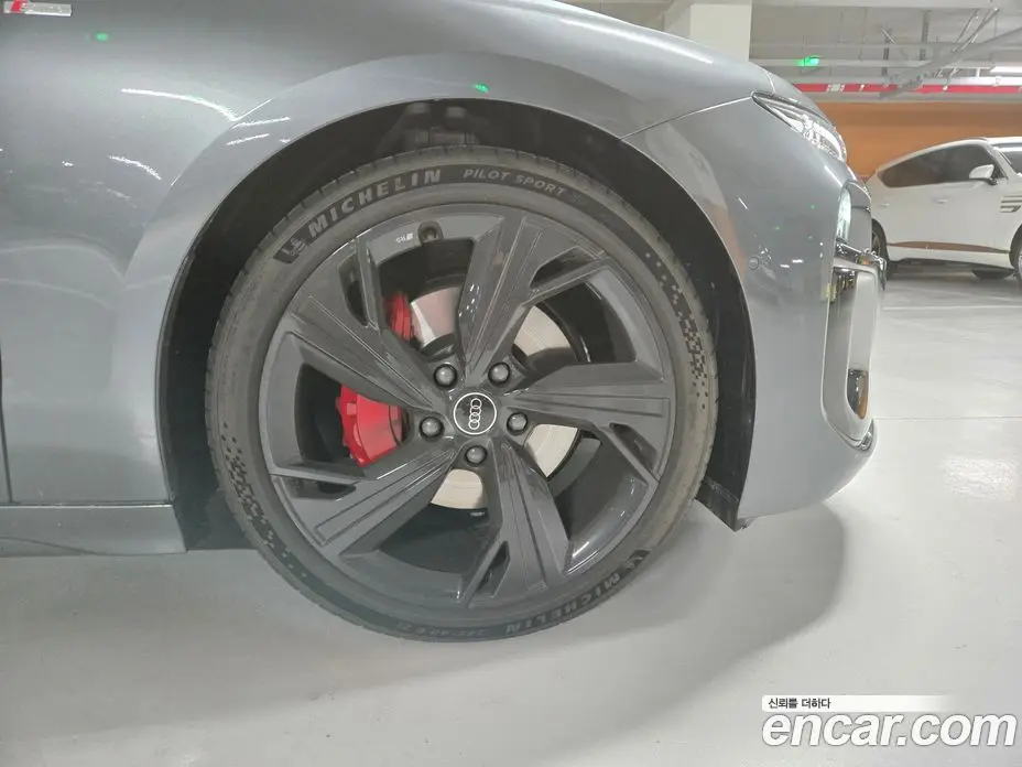 Audi A6 e-tron 2025 1.0 автомат (гидро), фото 8 Audi A6 e-tron 2025 1.0 автомат (гидро), фото 8