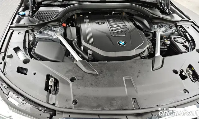 BMW 6 серия 2023 3.0 автомат (гидро), миниатюра 6 BMW 6 серия 2023 3.0 автомат (гидро), миниатюра 6