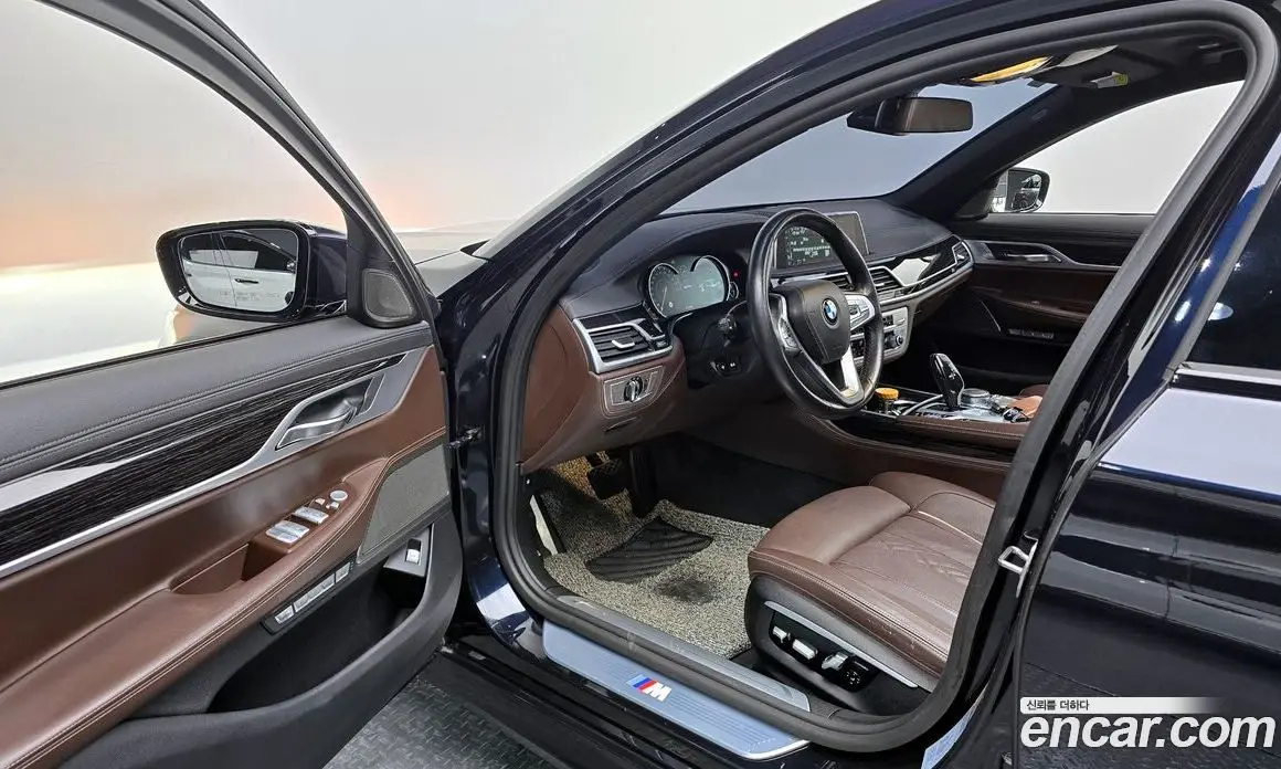 BMW 7 серия 2017 2.0 автомат (гидро), фото 12