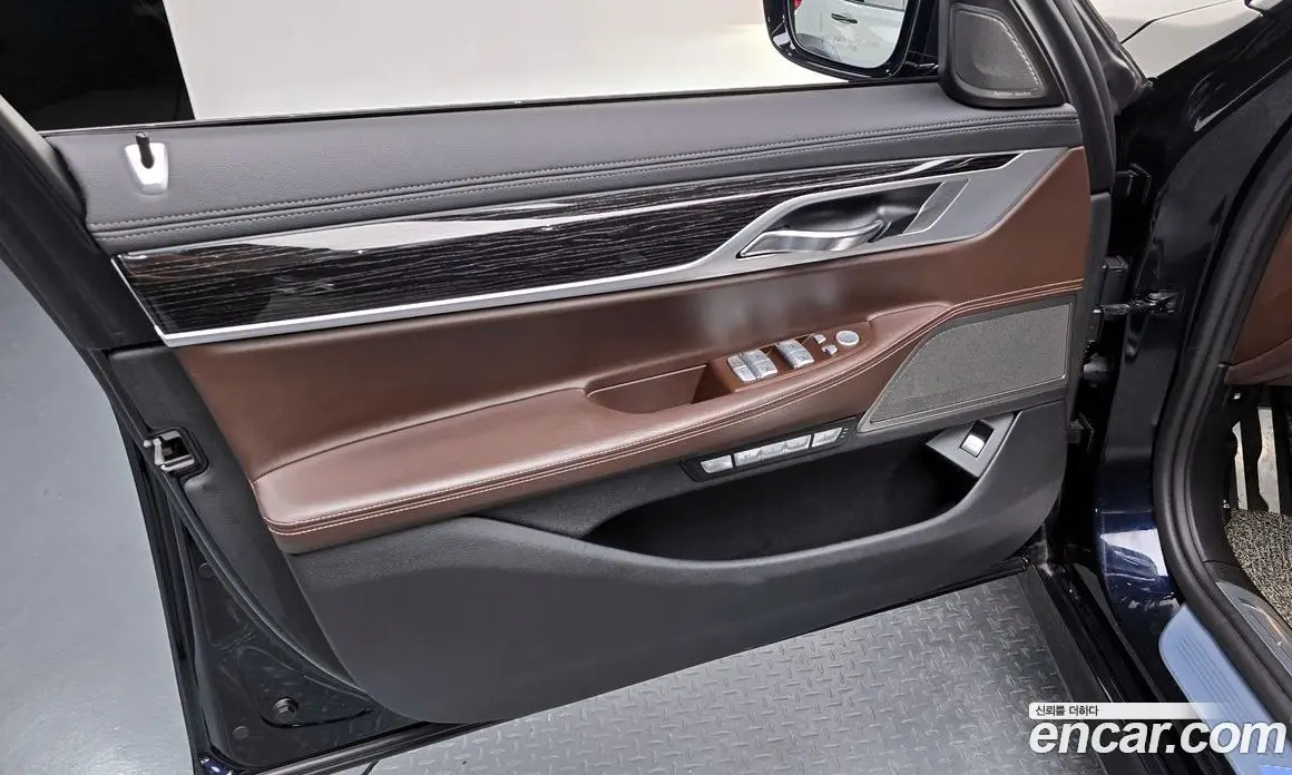 BMW 7 серия 2017 2.0 автомат (гидро), фото 13