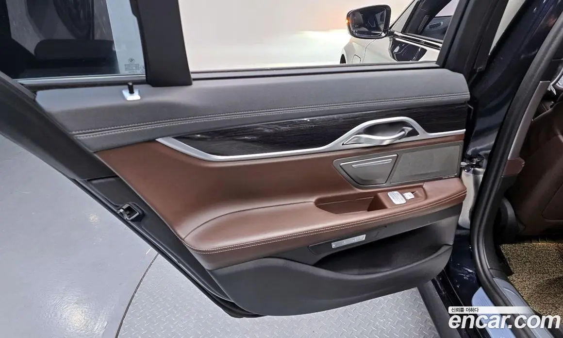 BMW 7 серия 2017 2.0 автомат (гидро), фото 14