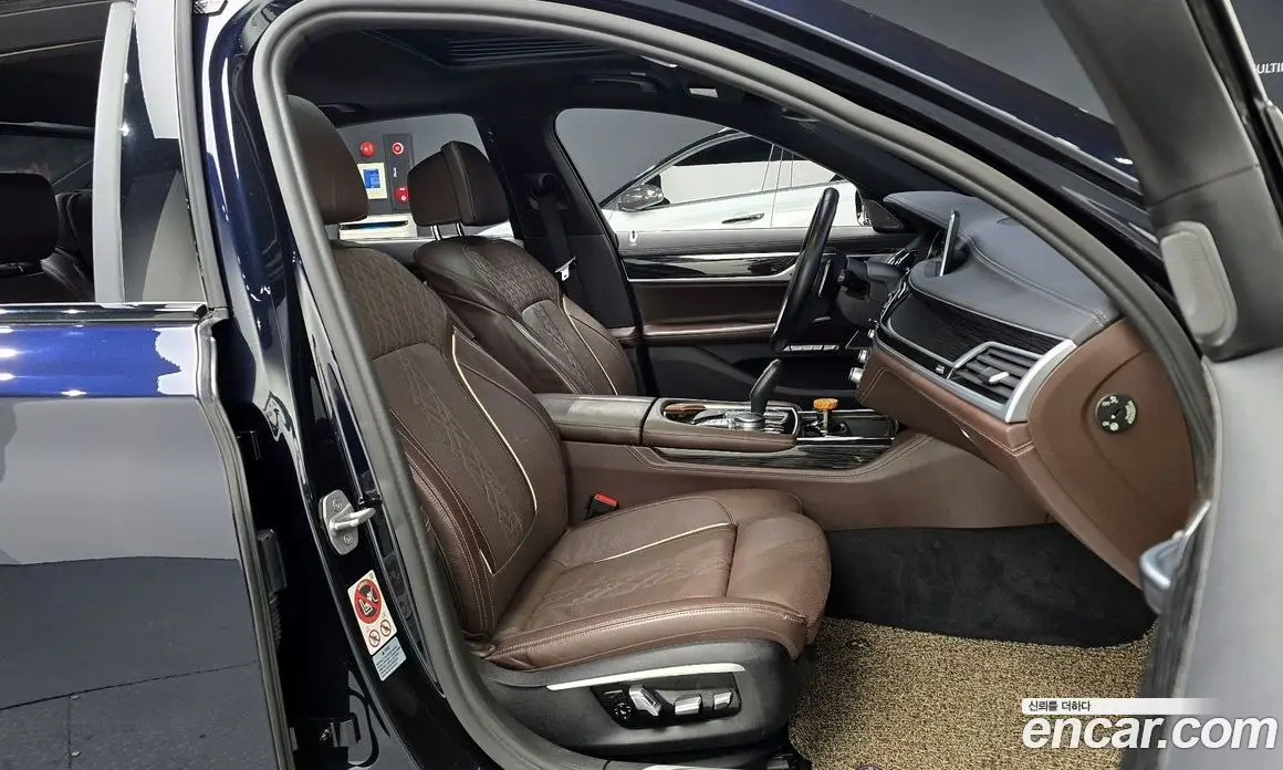 BMW 7 серия 2017 2.0 автомат (гидро), фото 16