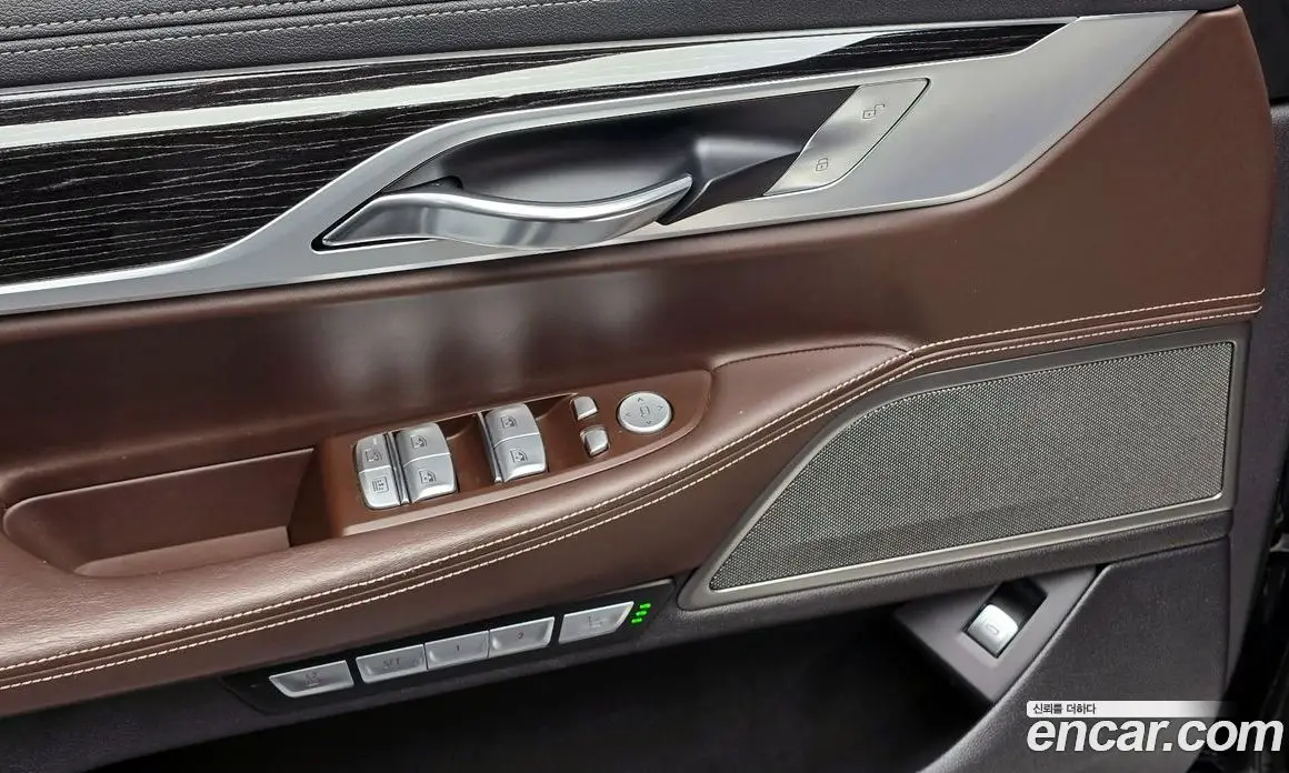 BMW 7 серия 2017 2.0 автомат (гидро), фото 23