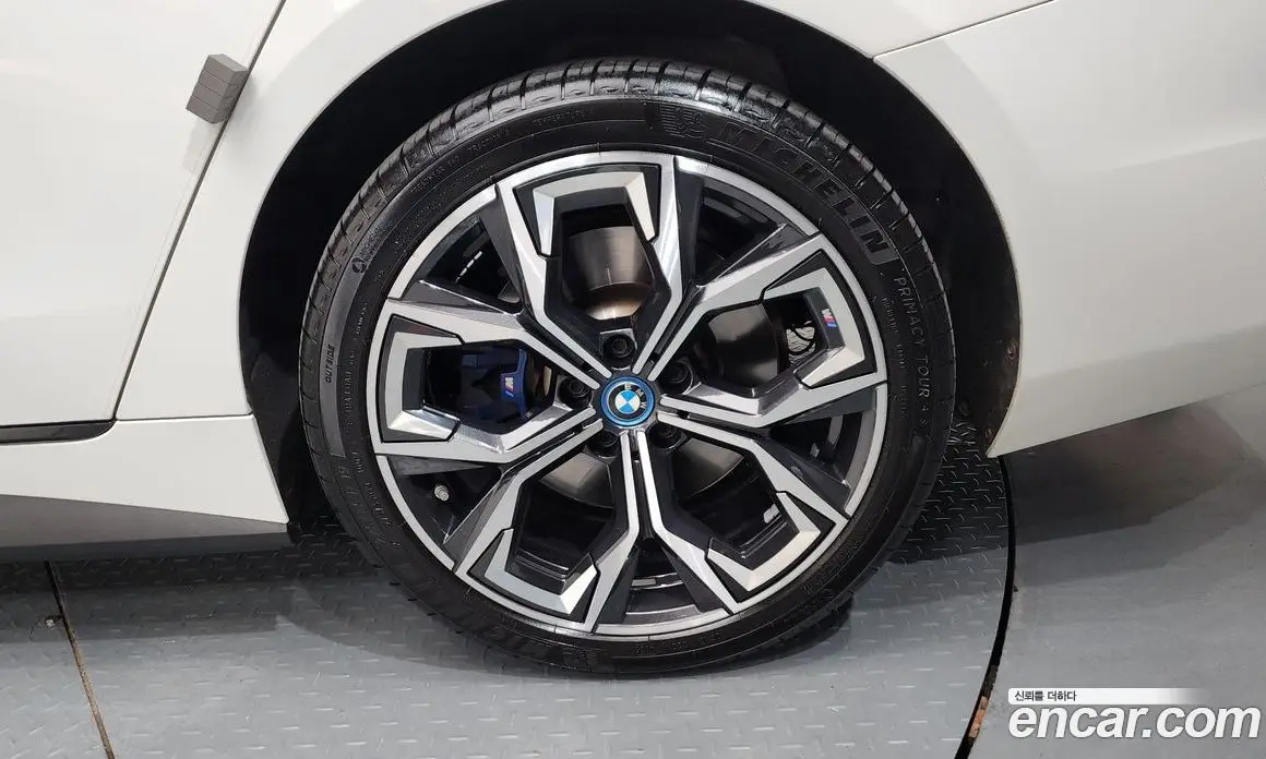 BMW i4 2022 0.2 автомат (гидро), фото 7