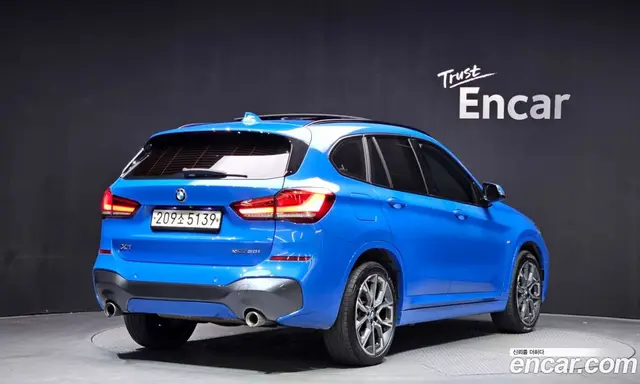 BMW X1 2022 2.0 автомат (гидро), миниатюра 2
