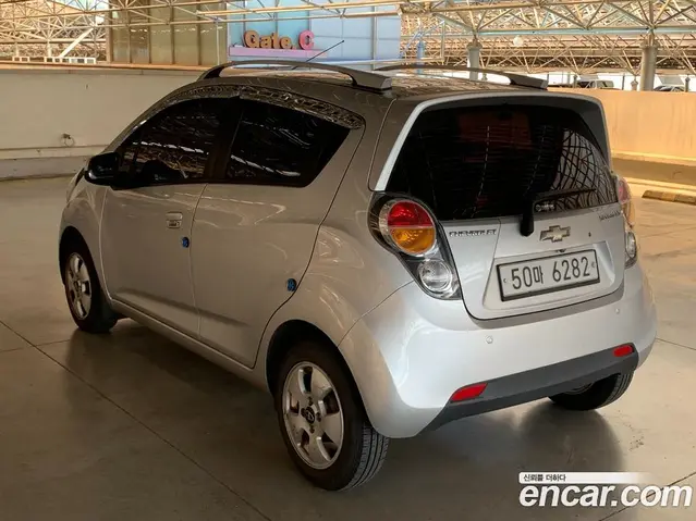 Chevrolet Spark 2011 1.0 автомат (гидро), миниатюра 3