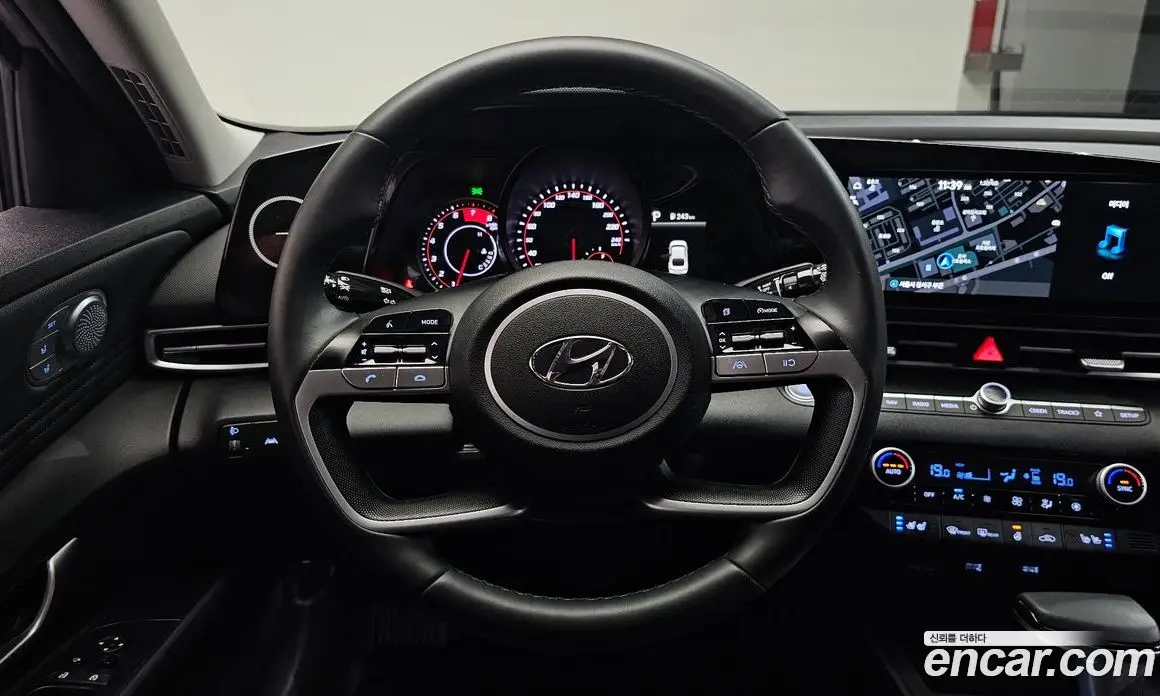 Hyundai Avante 2020 1.6 автомат (гидро), фото 17