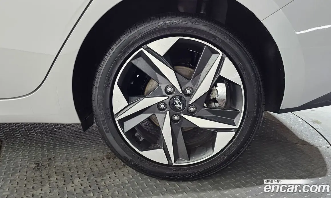 Hyundai Avante 2020 1.6 автомат (гидро), фото 7