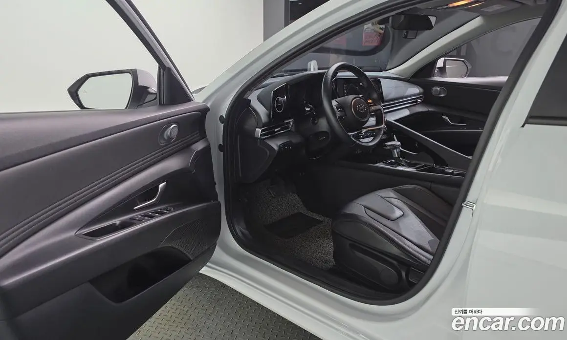 Hyundai Avante 2020 1.6 автомат (гидро), фото 13