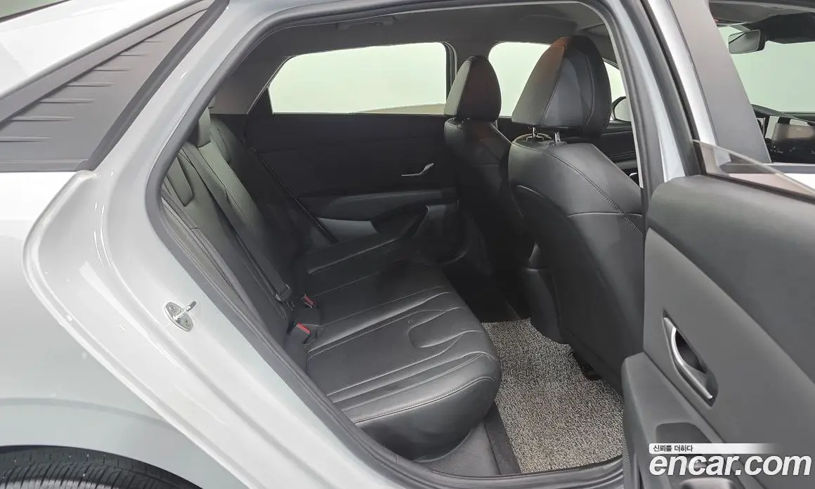 Hyundai Avante 2020 1.6 автомат (гидро), фото 17
