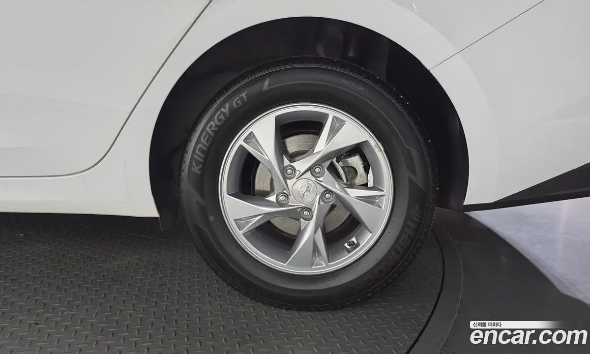 Hyundai Avante 2020 1.6 автомат (гидро), фото 7