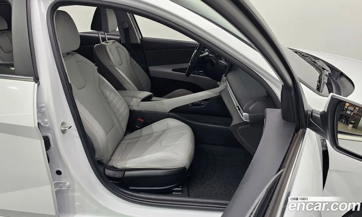 Hyundai Avante 2021 1.6 автомат (гидро), фото 13