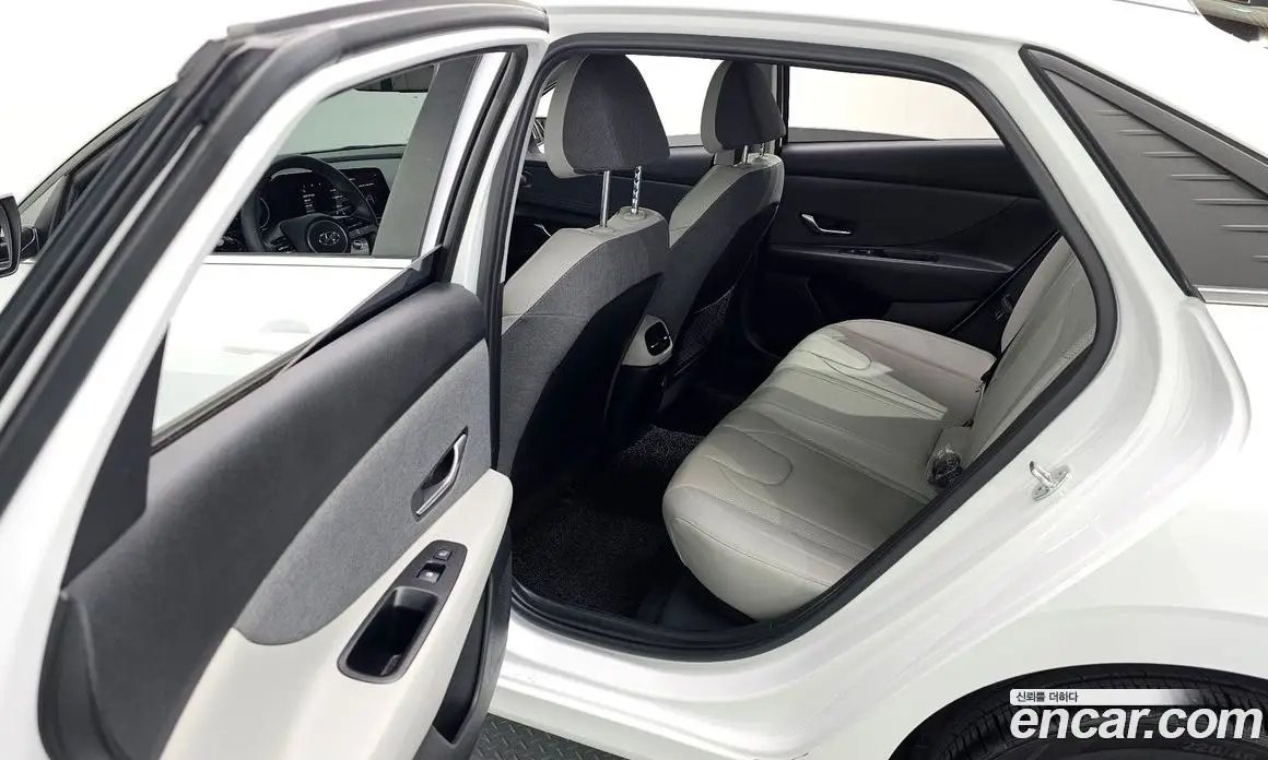Hyundai Avante 2021 1.6 автомат (гидро), фото 29